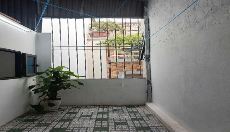 Bán nhà riêng Phố Minh Khai 4 tầng, 20m2, 2.7 tỷ, vài bước ra ô tô